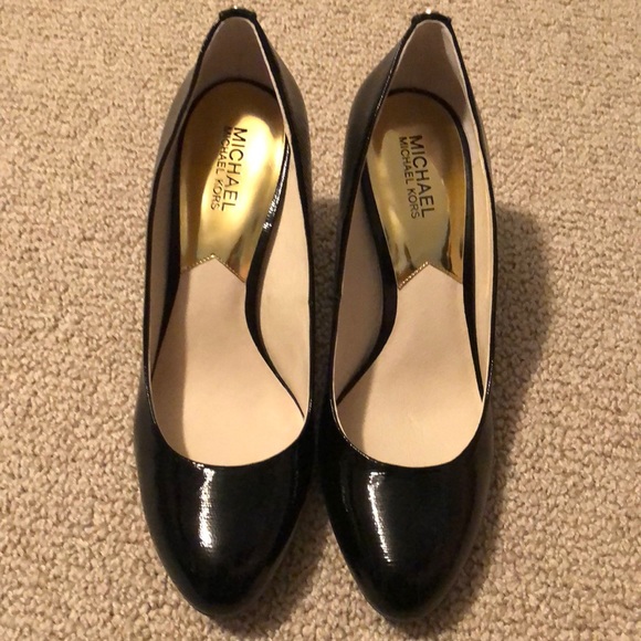 Michael Kors Shoes - Michael kors pumps